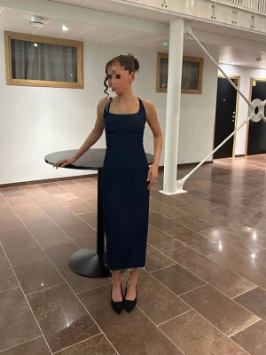 Jeans klänning  - Snygg jeans klänning med breda axelband. Kommer ej till användning.  