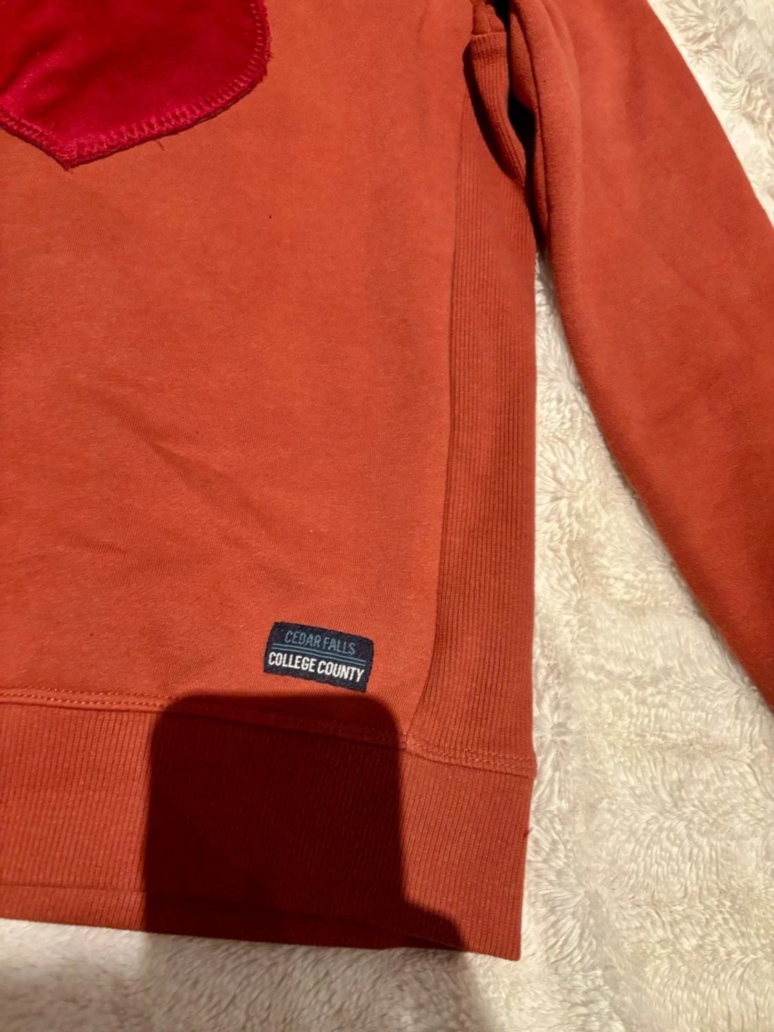 Kanelfärgad hoodie med hjärta - 5