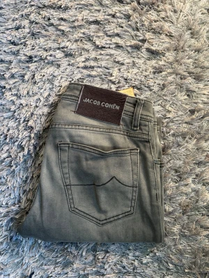 Jacob Cohen Jeans  - Köpta på Harrods i london för nästan 6 tusen kronor, mycket fint skick!