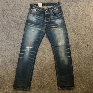Nudie Jeans ”Loose Leif” - Tja säljer nu ett par riktigt snygga Nudie selvedge jeans i modellen loose Leif för endast 1299kr! Pris är ej hugget i sten, hör av er i dm vid funderingar 🙌