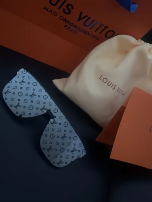 Lv solglasögon  - Louis Vuitton 