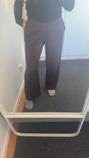 Raka byxor från H&M - Fint skick 