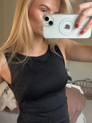 Svart tight linne - Super skönt passar till allt 🥰