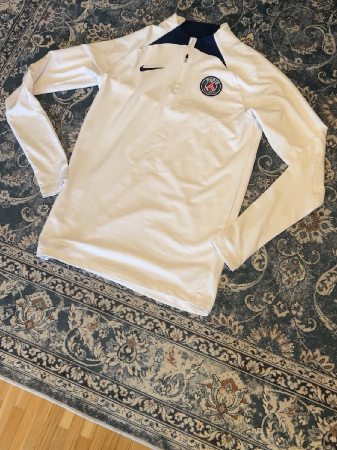 Vit PSG träningströja från Nike