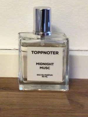 Toppnoter Midnight Musc parfym  - Se bild hur mycket använt 