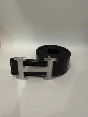 Svart Herme's Bälte - Helt ny och 110cm