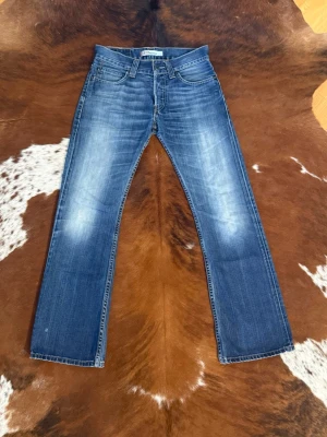 Levis 512 bootcut - Tjena! Säljer dessa riktigt snygga Levis 512 bootcut, byxorna är i fint skick, hör av dig vid funderingar!🙌