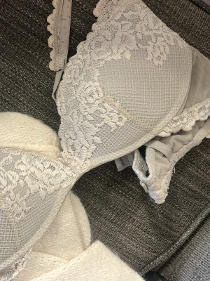 Intimisimi bh🤍 - Fin gråvit intimisimi bh🤍