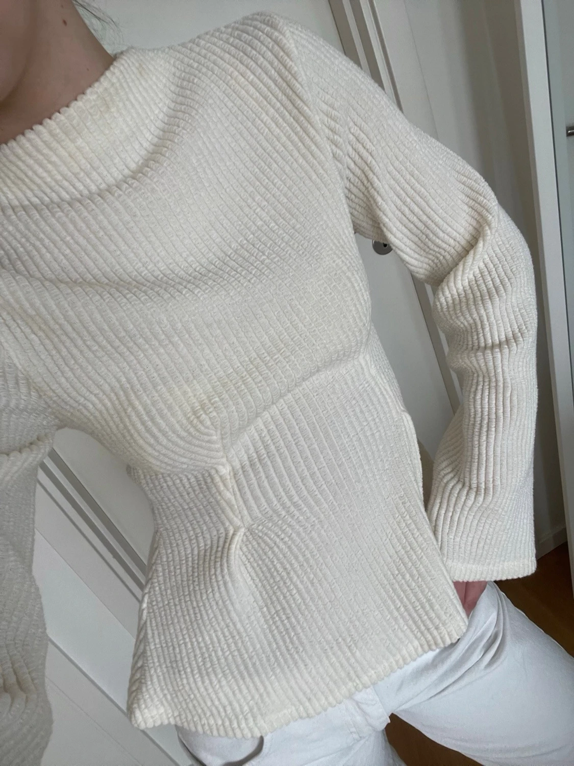 Vit ribbad topp
