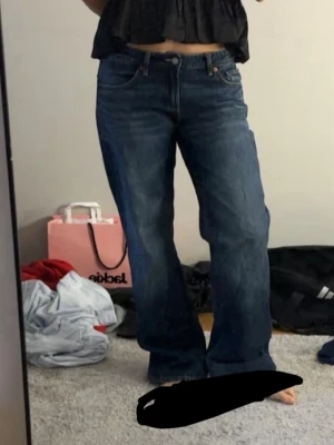 Zara Jeans - Säljer dessa populära jeans från Zara som inte finns att köpa längre. Passar inte mig i smak längre, använda 3 ggr