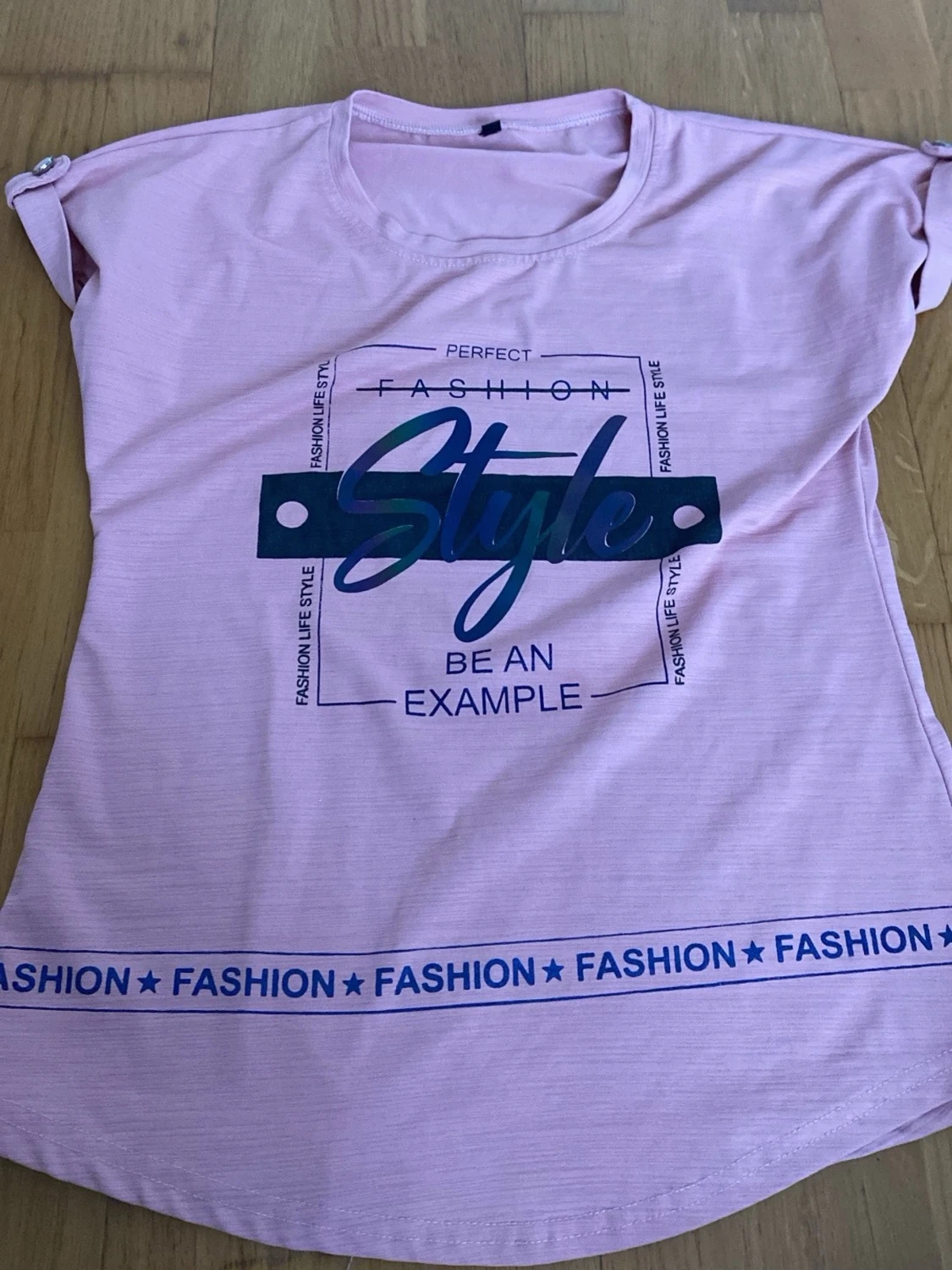 Ljusrosa t-shirt med tryck