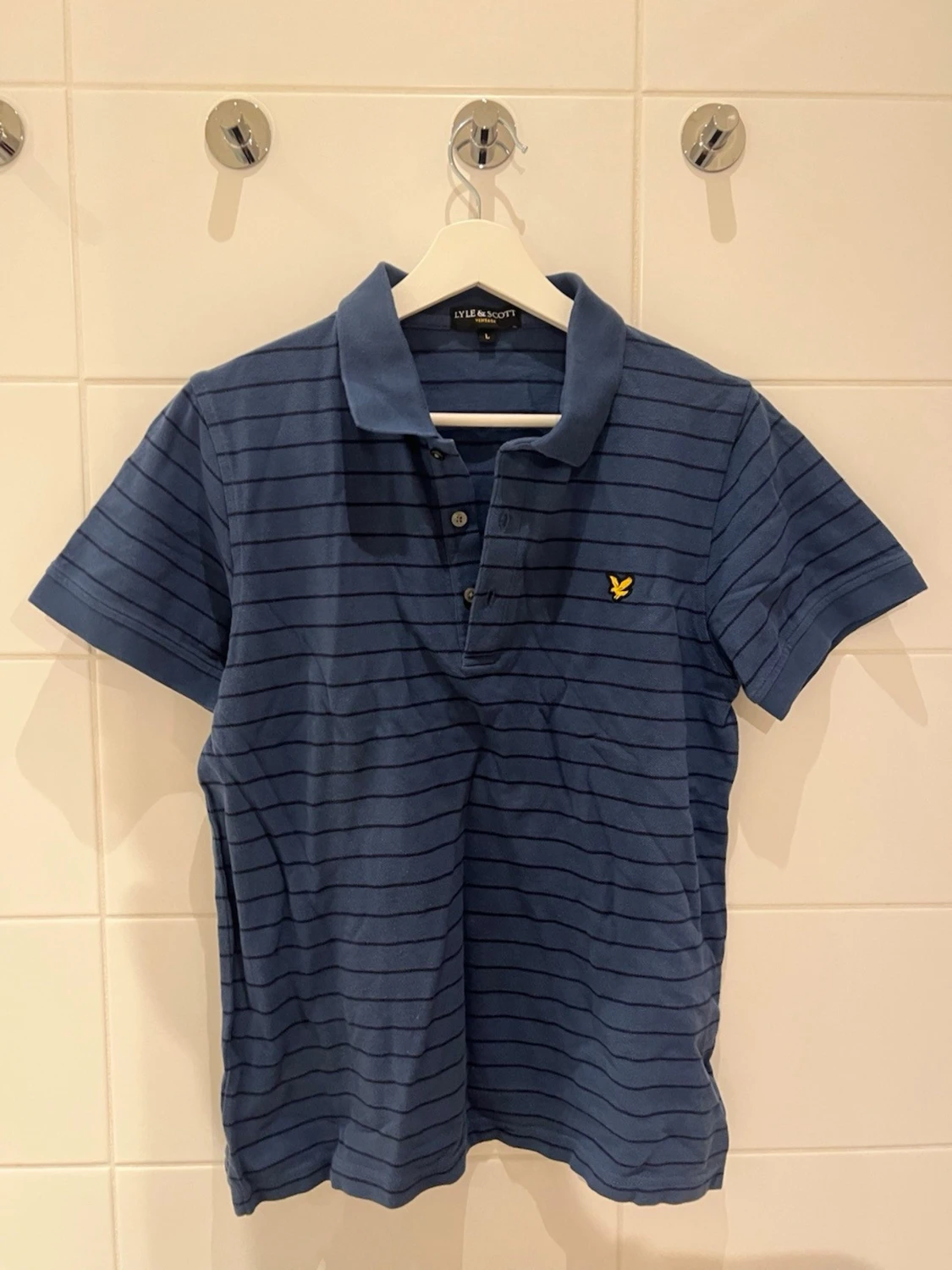 Blå randig pikétröja Lyle & Scott