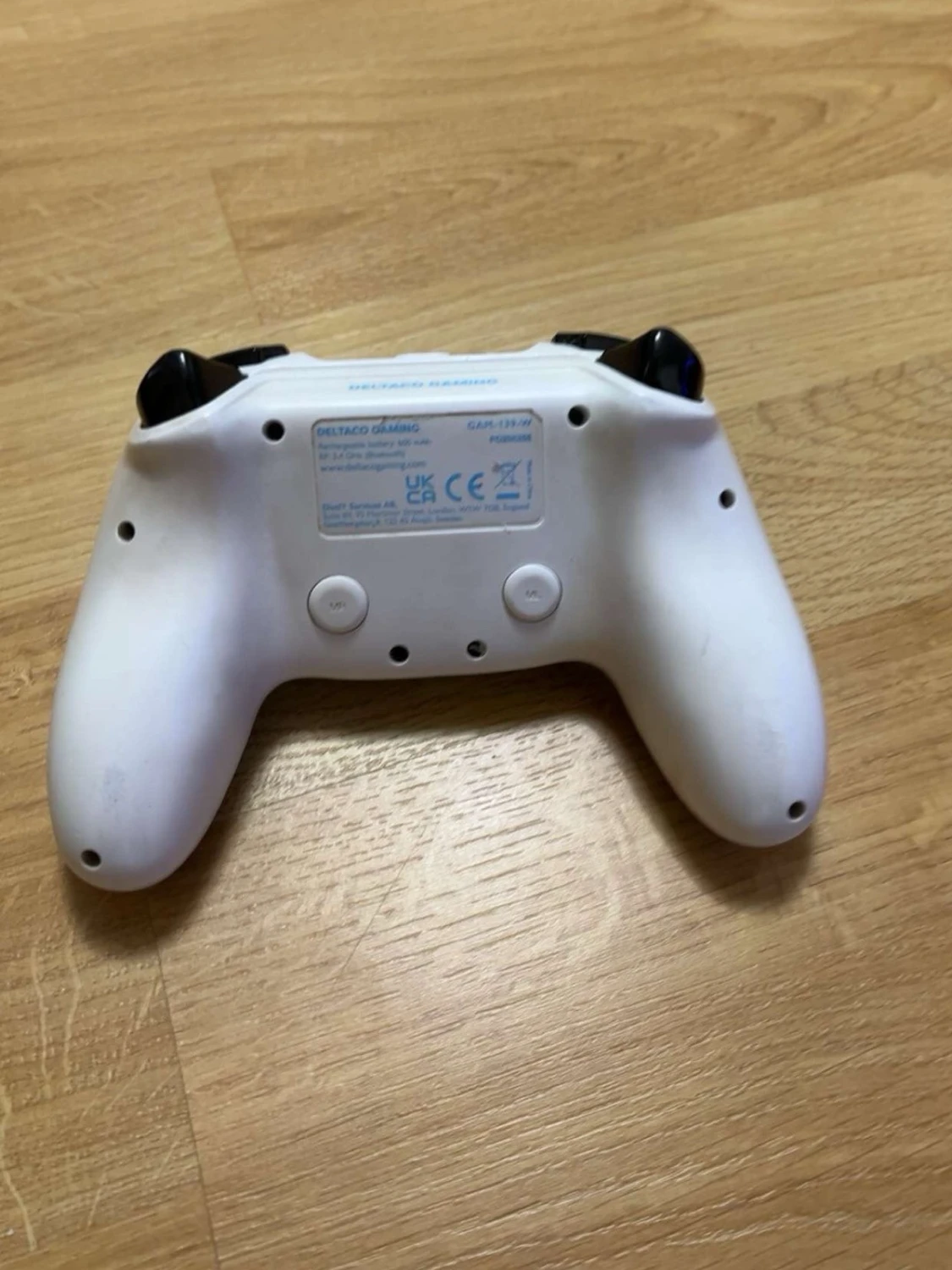 Vit och svart spelkontroll med LED - 2