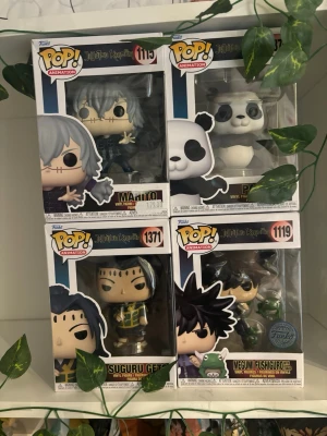 Funko Pop jujutsu kaisen - Mahito, Panda, Geto och Megumi. Öppnad men ny 