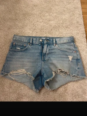 Gina low waist jeans shorts  - Jätte snygga jeans shorts från gina i storlek 36/S💕 Nypris ca 400
