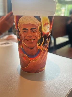 McDonalds X FIFA Lamine Yamal mugg - Lamine yamal FIFA mugg sprillans nu