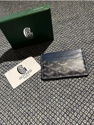 G cardholder navy Blue  - Brand new navy Blue cardholder