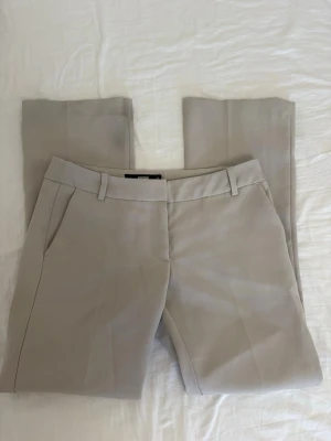 Kostymbyxor Bikbok - Strl 36, petite modellen alltså kortare i benen ❣️❣️ 