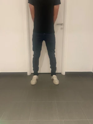 Replay Anbass jeans  - Säljer nu dessa feta Replay Anbass jeans, skriv för fler bilder/frågor😊
