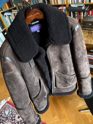 Ralph Lauren purple label shearling jacket - Ralph Lauren Purple Label Shearling Jacket. Nypris 60000kr~. Helt ny aldrig använd. Högsta kvalitén. 