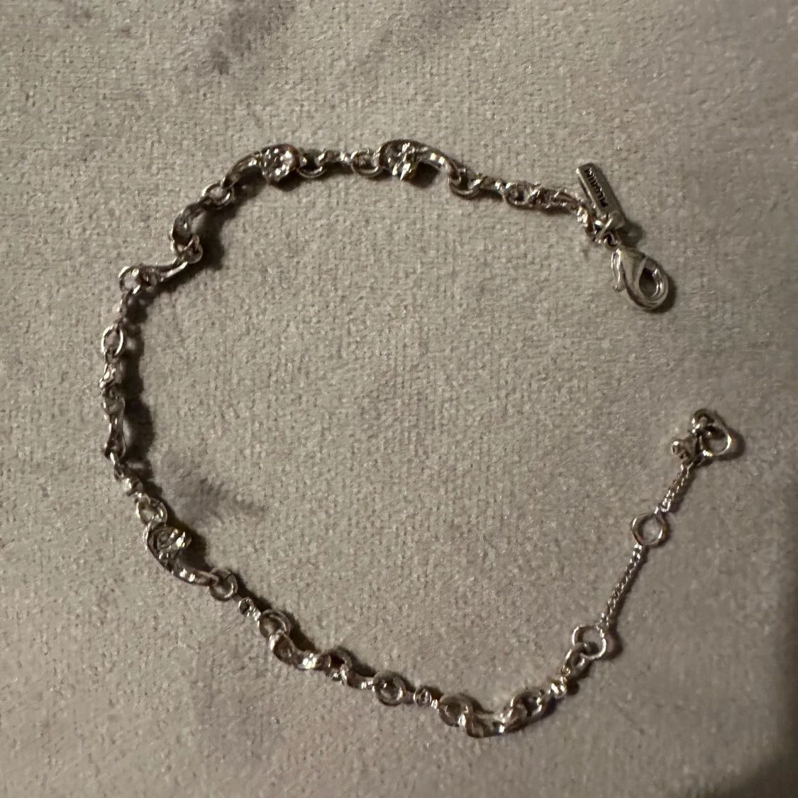 Silverfärgat armband med unik kedjedesign - 90