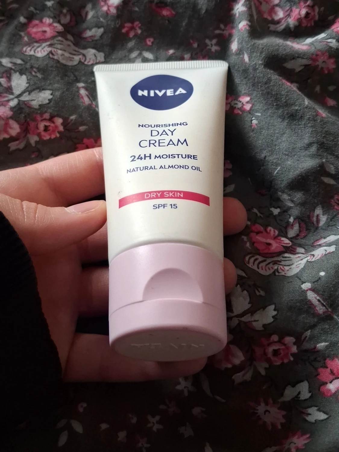 NIVEA Nourishing Day Cream SPF 15 - 2
