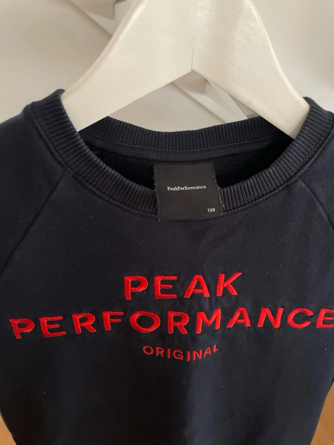 Mörkblå sweatshirt Peak Performance