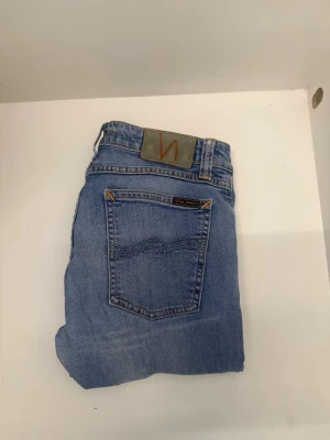 Nudie jeans - Säljer nu dessa feta Nudie jeans, skriv för fler bilder/frågor😊