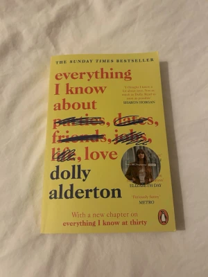 Everything I Know About Love - Boken 'Everything I Know About Love' av Dolly Alderton är en engelskspråkig pocketbok. Perfekt för dig som gillar självbiografiska och humoristiska romaner. Aldrig läst:)