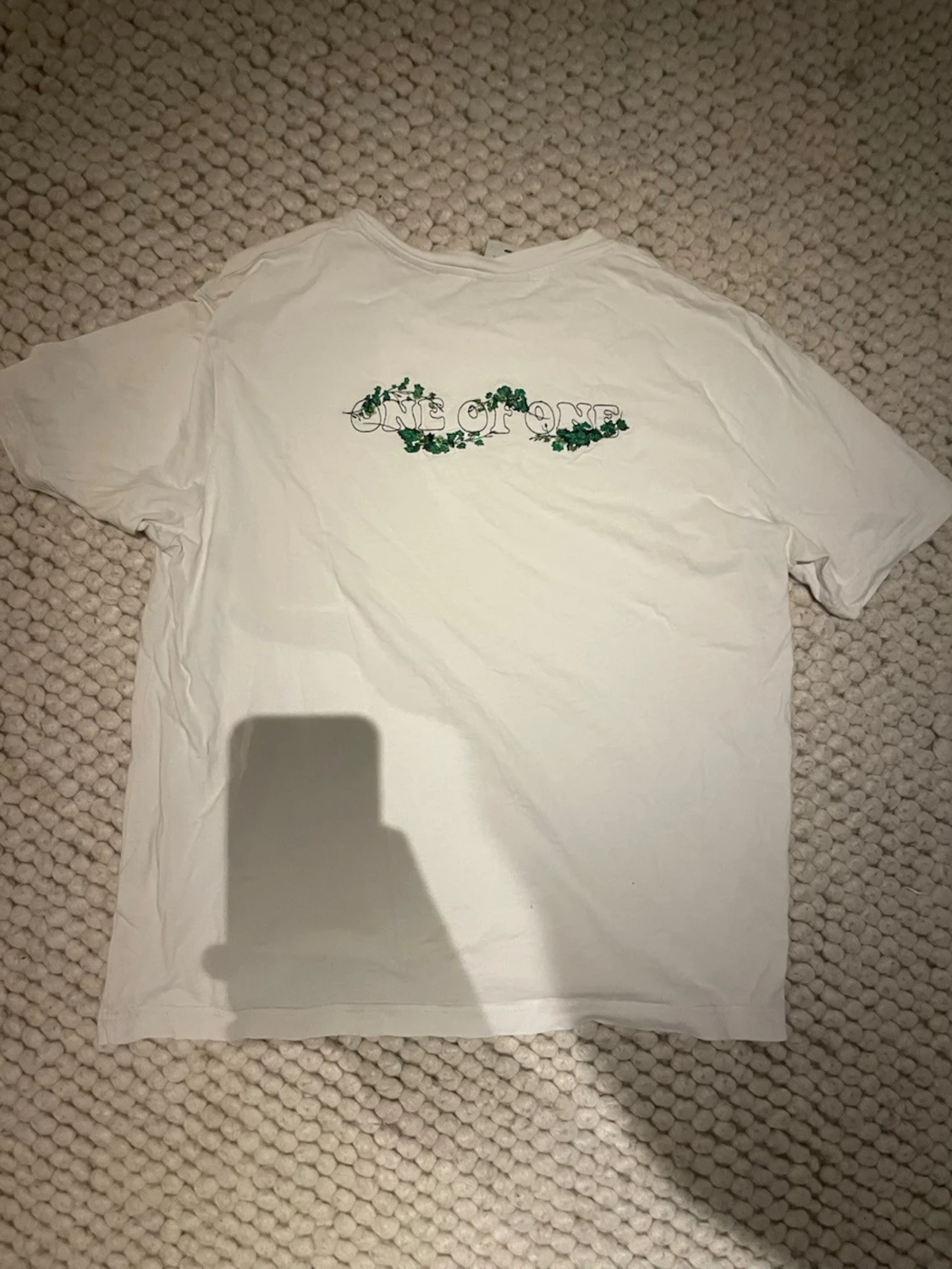 Vit t-shirt från One of One - 1