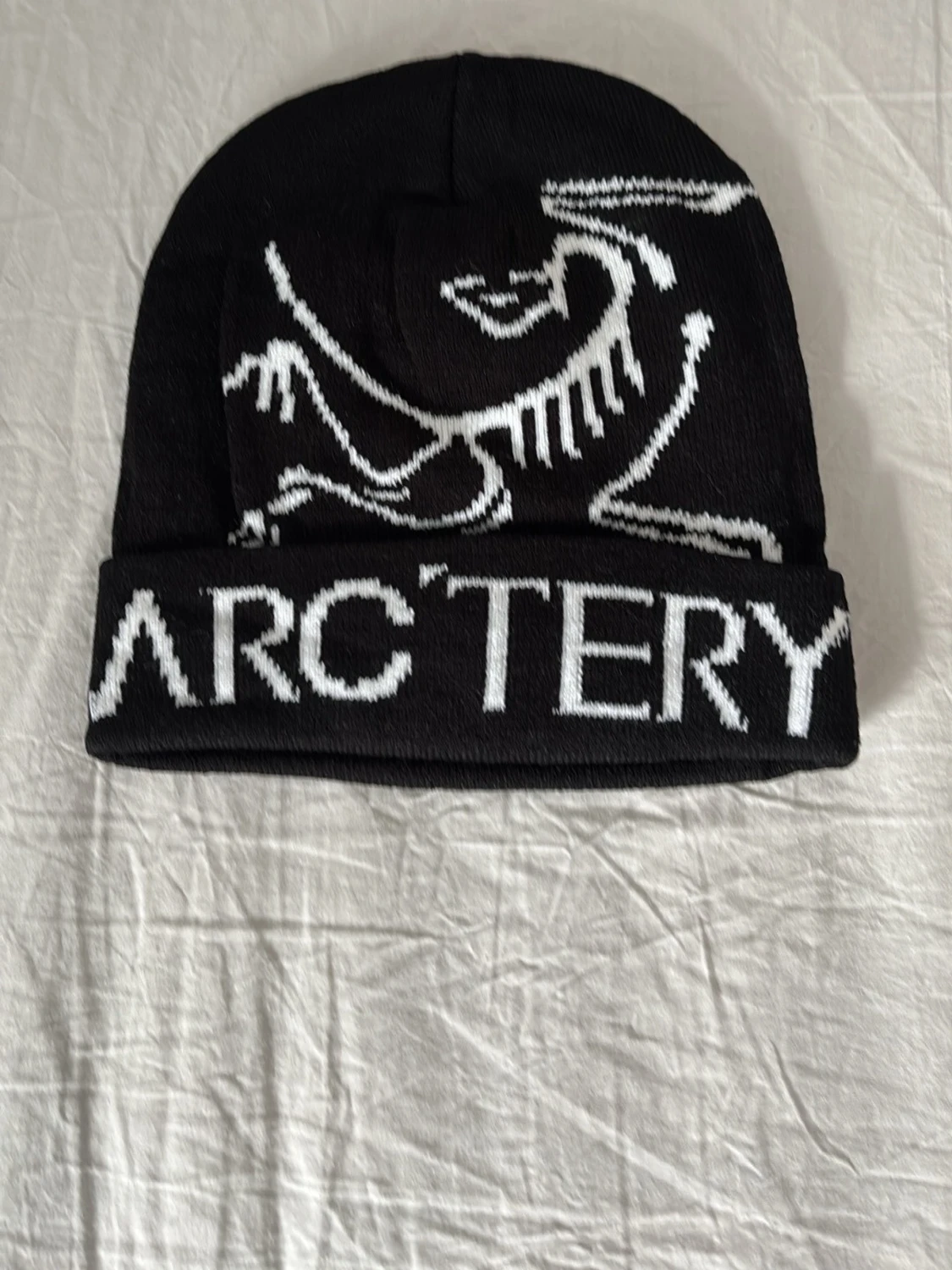 Svart mössa från Arc'teryx