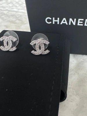 CC örhängen  - Helt nya | sterling steel | finns även i guld färg 