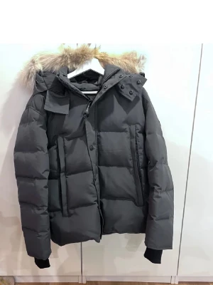 Canada Goose Wyndham  - Canada Goose Wyndham grå black label. Storlek S