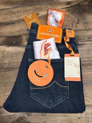 Jacob Cohën jeans  - Jacob Cohën 622 slim fit. Helt nya, allt og ingår. Hör av er vid eventuella frågor eller funderingar! 