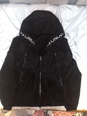 Moncler Vindjacka -  Pris kan diskuteras