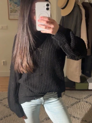 Stickad tröja  - Fin stickad tröja ifrån Vero Moda i storlek XS