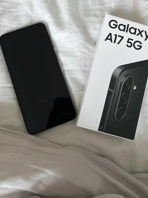 Samsung Galaxy A17 5G svart - Säljer en Samsung Galaxy A17 5G i svart.oanvänd.snabb affär kan jag sänka.