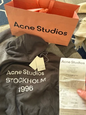 Acne Studios Hoodie 1996 -  storlek medium 