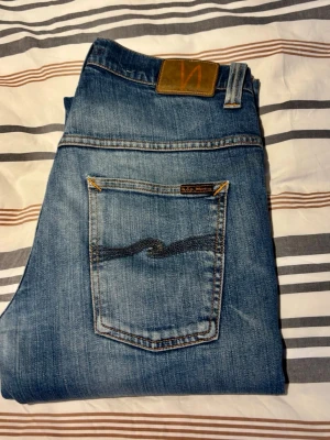 Blå jeans från Nudie Jeans - Storlek: W32 L34. Pris ej hugget i sten! 🔥 