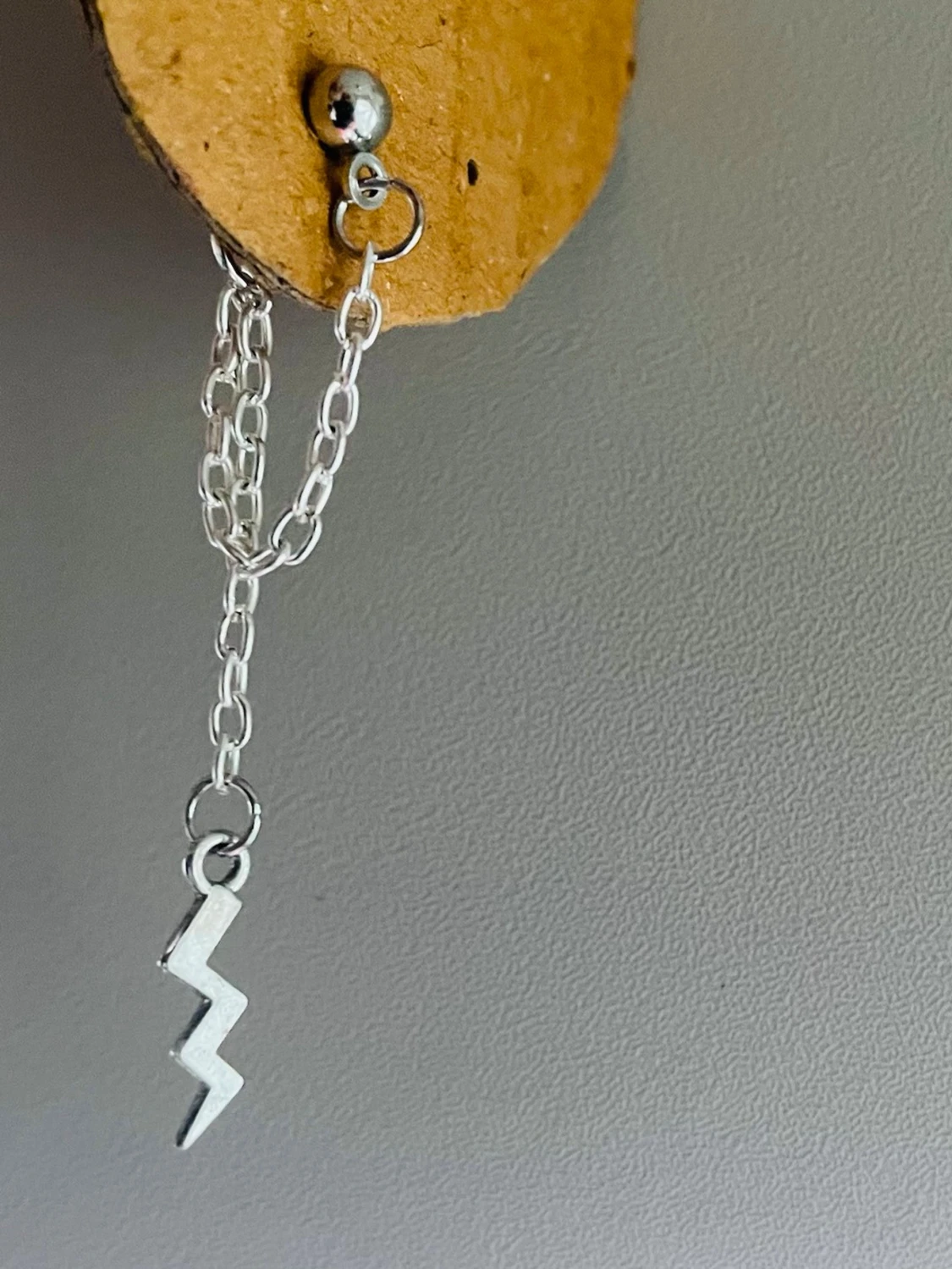 By prisförslag- 1 st Silverörhänge med blixt och kedja - 2