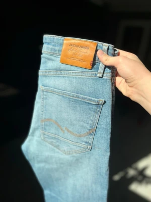 Jack & Jones slim jeans - Säljer dessa feta Jack & Jones jeans!! Perfekt skick 10/10. Hör av dig vid frågor😊😊