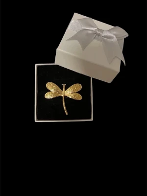 Guldig trollslända ring  -  Helt ny justerbar. Ring finns även i silver 99 kr.