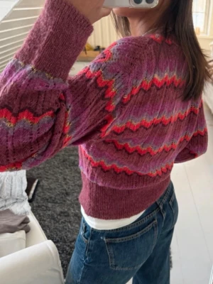 Lila stickad tröja med zigzag-mönster - Så fin tröja i missoni-liknande mönster 🤍