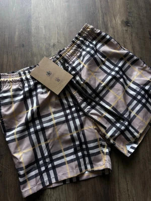 Bad shorts  - Neverused