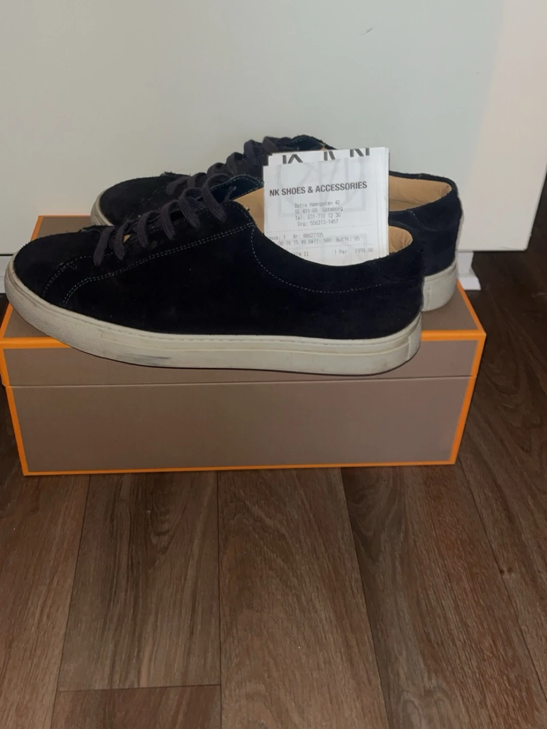 Svarta mockasneakers med vit sula - 4