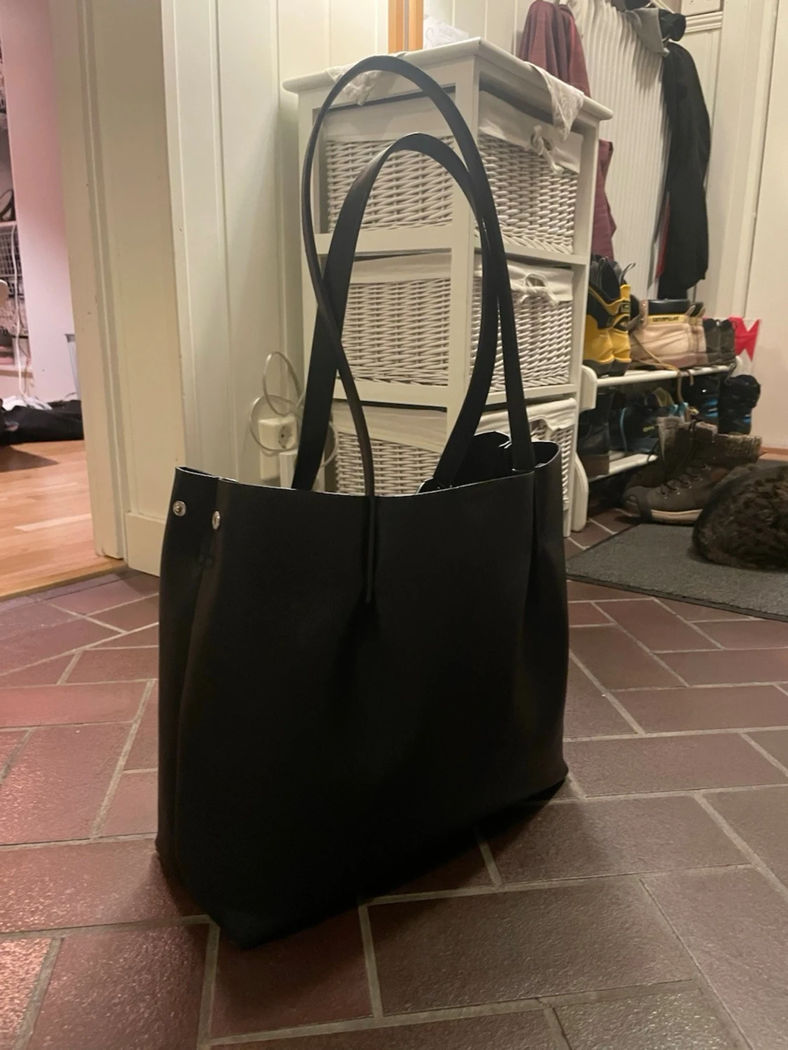 Stor svart handväska  - 1