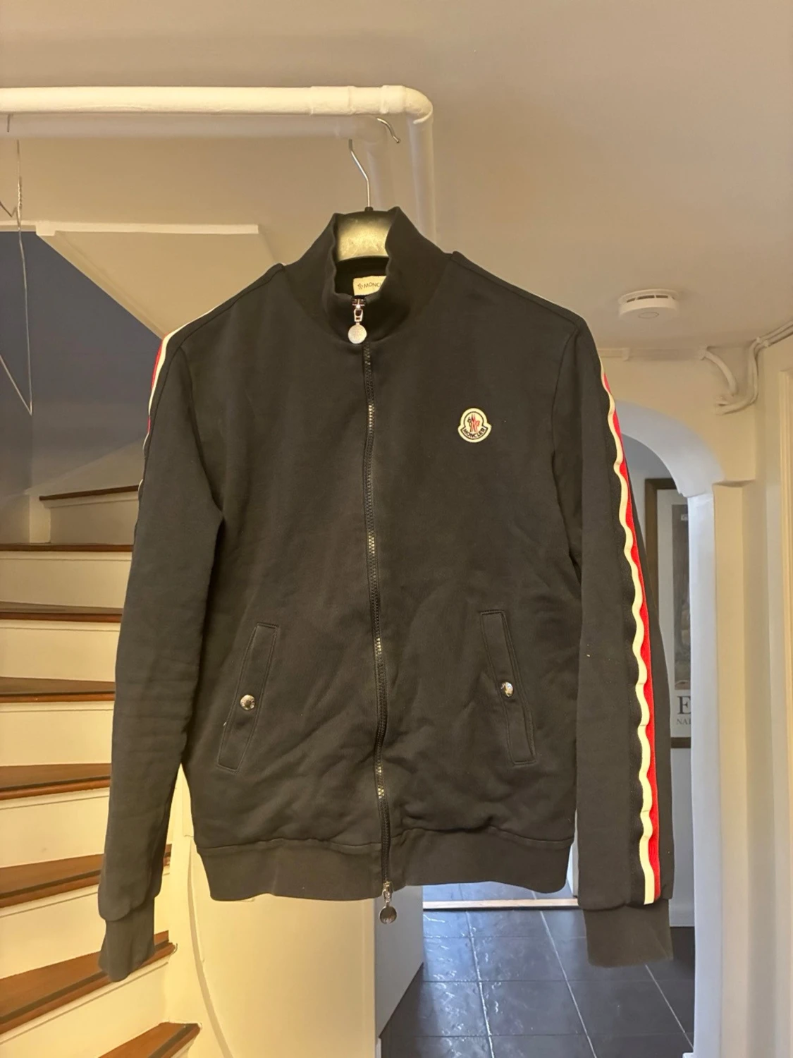 Marinblå ziptröja från Moncler