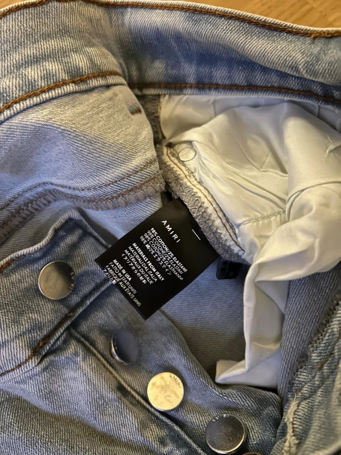 Ljusa slitna skinny jeans från Amiri  - 4