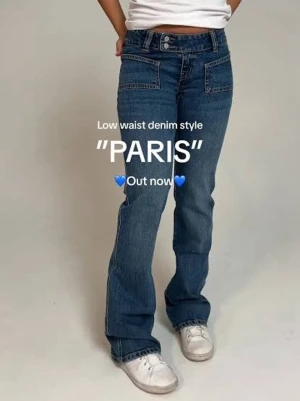 Low waist  jeans från 157 - Säljer mina jätte snygga Low waist jeans ifrån lager💕🛍️längst ner i benen är de lite slitna 