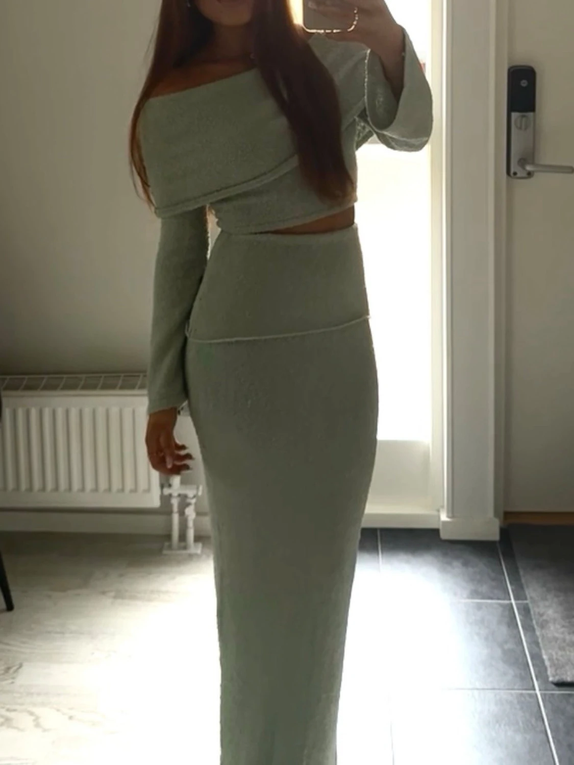 Ljusgrön offshoulder croppad topp